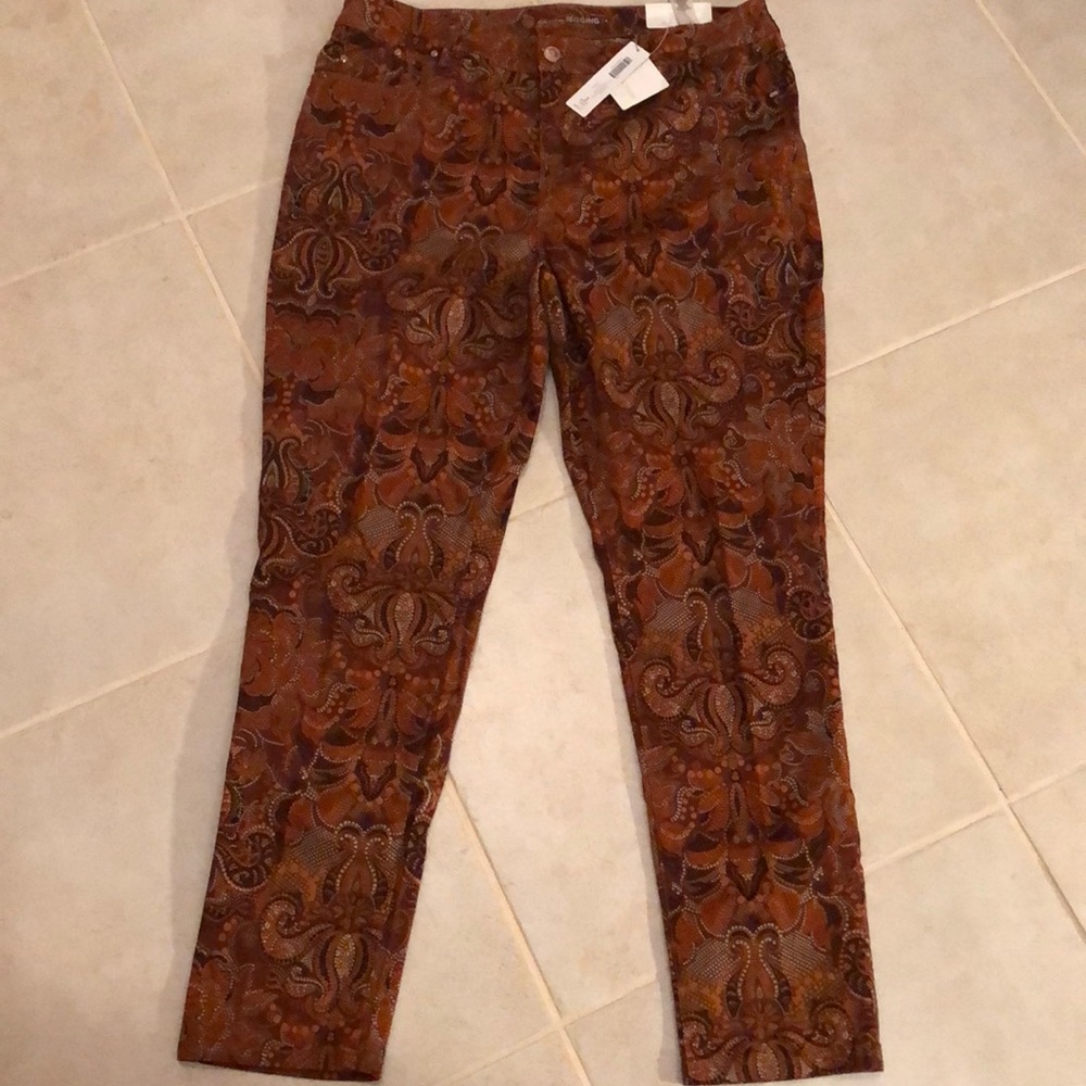 Chico’s the Platinum Cotton Super Soft Stretch Jegging, classic style pockets